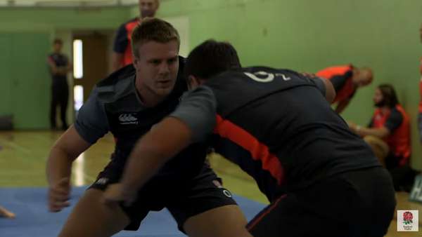 Los jugadores de Inglaterra practican judo