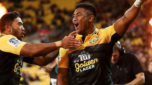 Julian Savea y la pretemporada de Hurricanes