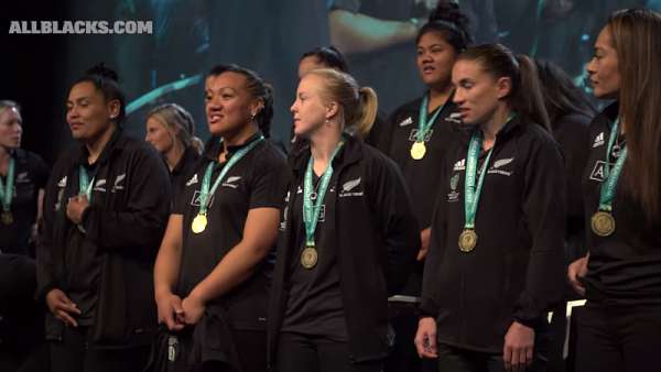 Las Black Ferns celebraron el título con su gente