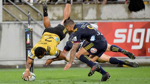 Hurricanes 29-12 Highlanders