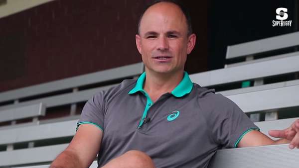 Jaco Peyper en “Super Rugby Profiles”