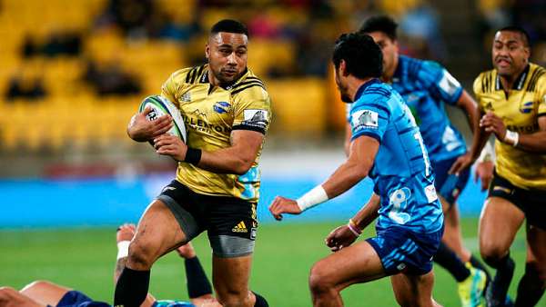 Hurricanes 42-24 Blues