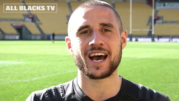 TJ Perenara agradeció el apoyo de los fans