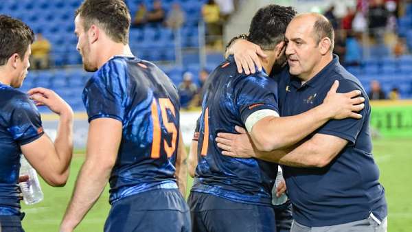 Mario Ledesma: “Está muy lejos de ser perfecto lo de hoy, pero la verdad felicito a los chicos”