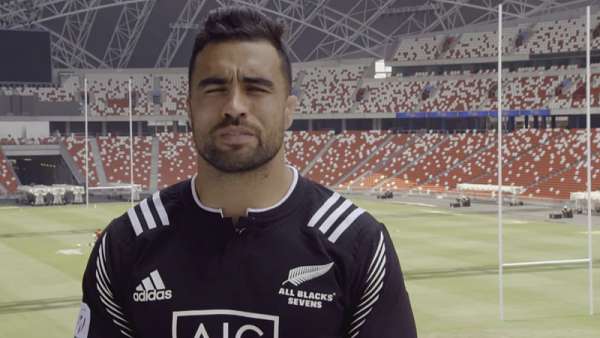 Liam Messam se anima al cuestionario