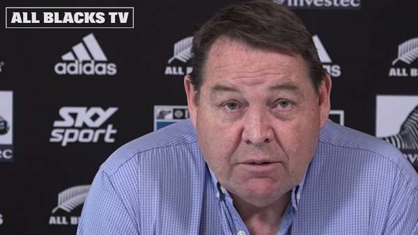 Steve Hansen y el plantel de los All Blacks para noviembre