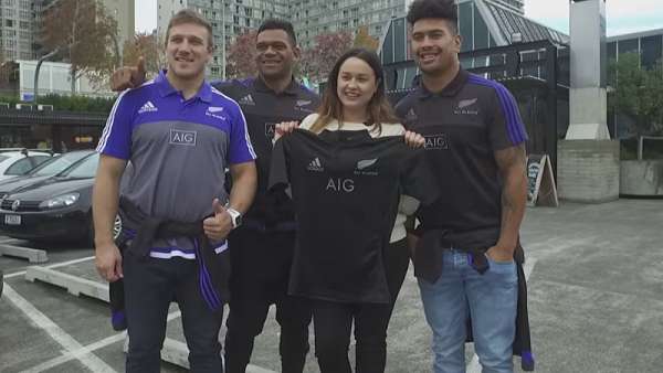 Los All Blacks regalaron camisetas