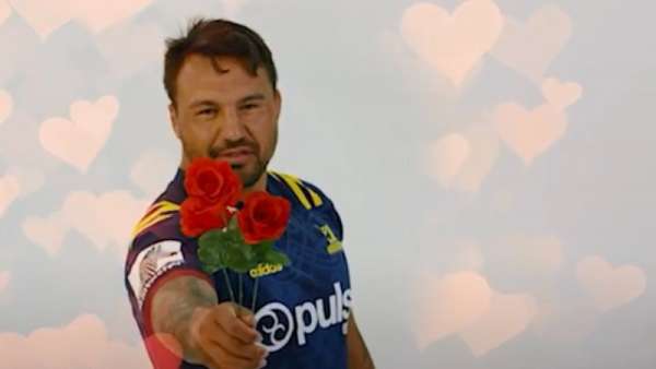 Highlanders le desea “Feliz San Valentín” a sus fanáticos