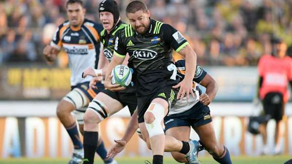 Hurricanes 43-13 Brumbies