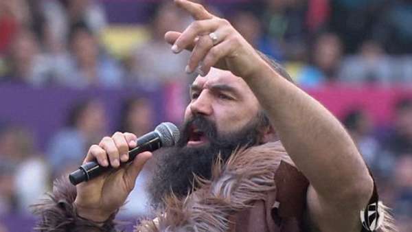 Sébastien Chabal y su show musical en el Seven de Hong Kong