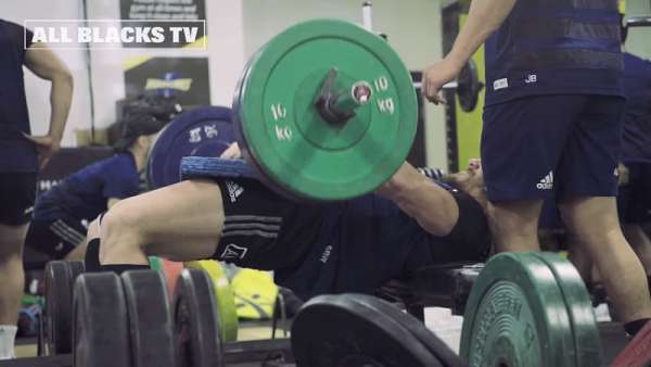 Los All Blacks en el gimnasio