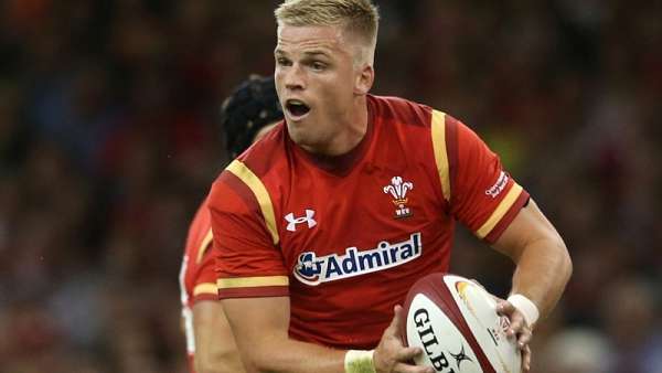 Gareth Anscombe recorrió las calles de Auckland