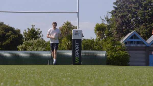 Beauden Barrett visitó el “Red Bull Ignite7”