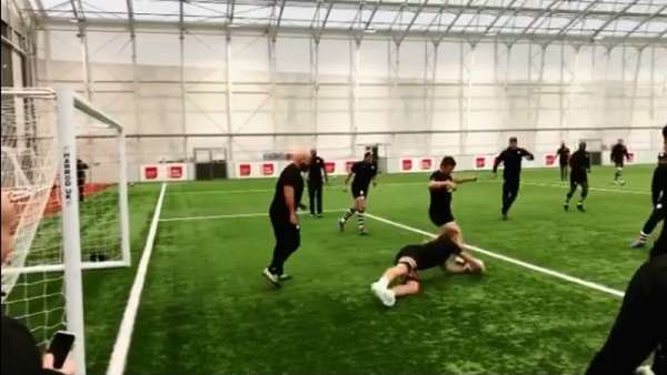 Los Barbarians se divirtieron con fútbol!