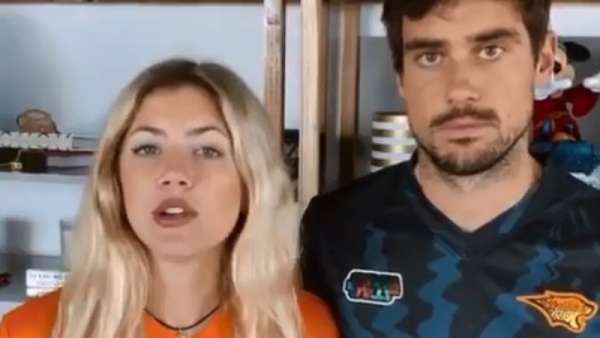 Guido Pella y Stephanie Demner se ponen la camiseta!