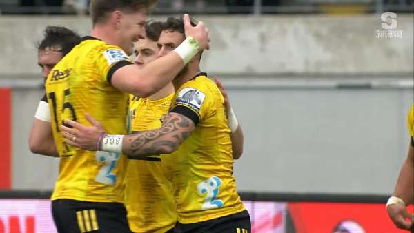 TJ Perenara es el 