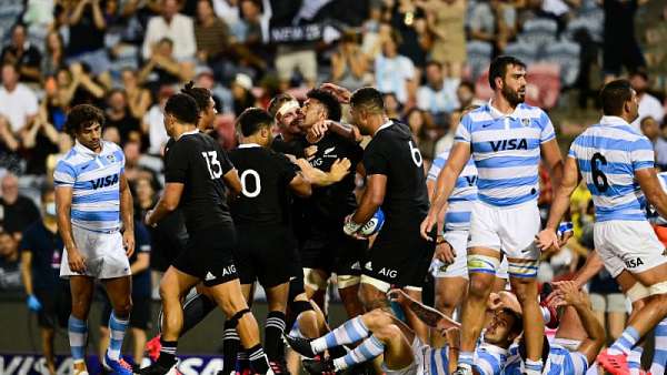 All Blacks 38-0 Los Pumas