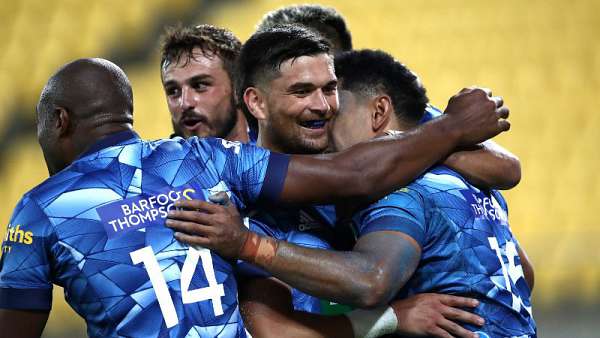 Hurricanes 16-31 Blues