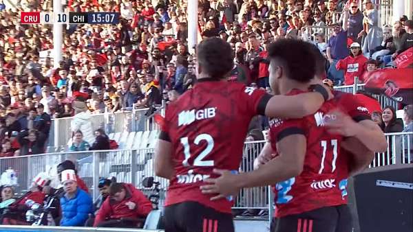 Leicester Fainga’Anuku apoyó el “Try Of The Week” en Nueva Zelanda