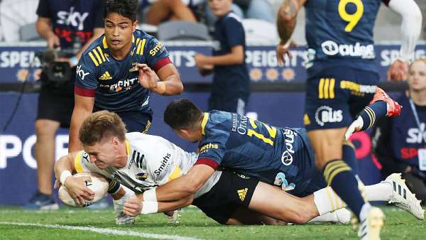 Highlanders 19-30 Hurricanes