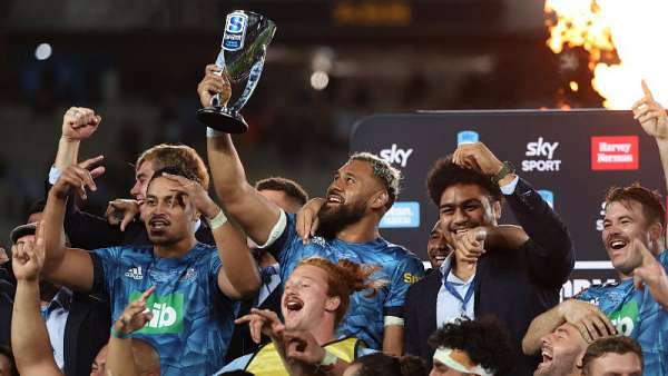 El festejo de Blues campeón del Super Rugby Trans Tasman