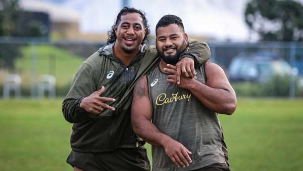 Taniela Tupou no sólo sabe con la ovalada