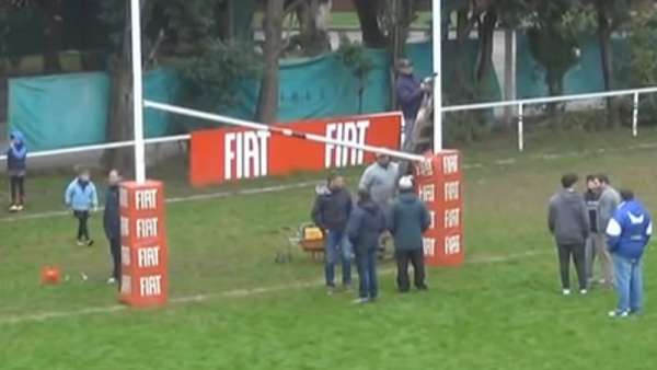 En Córdoba, el travesaño se vino abajo