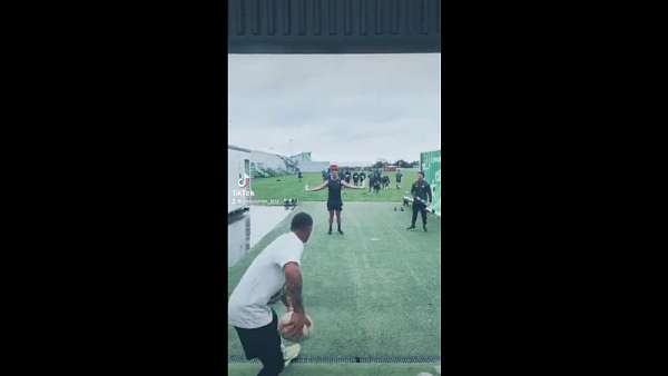 Aaron Smith y el “Nuggy Challenge”