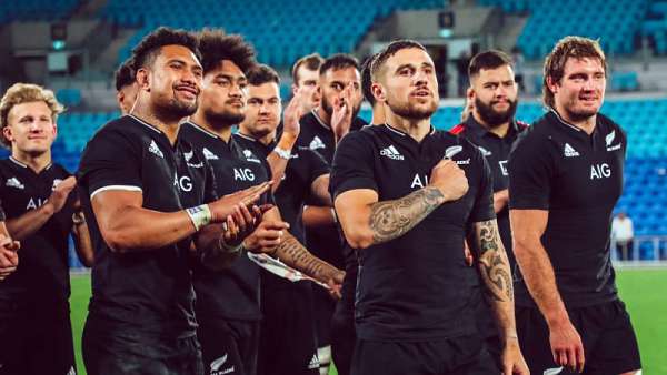 El vestuario de los All Blacks post derrota