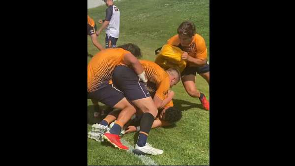 Brumbies entrena a pura fuerza