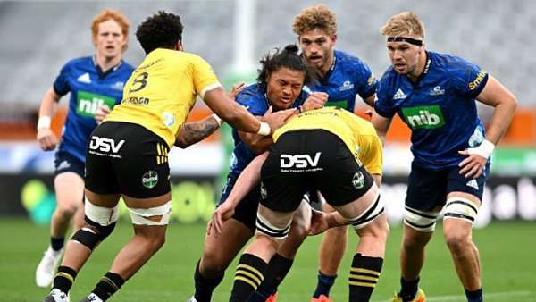 Blues 32-33 Hurricanes