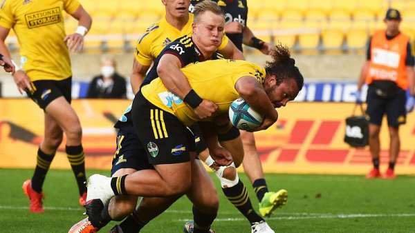 Hurricanes 21-14 Highlanders