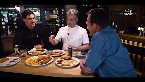 Pablo Matera entre la comida argentina y neozelandesa 